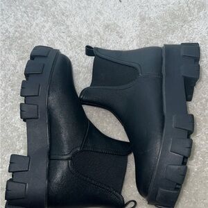 Black Chunky Chelsea Boots